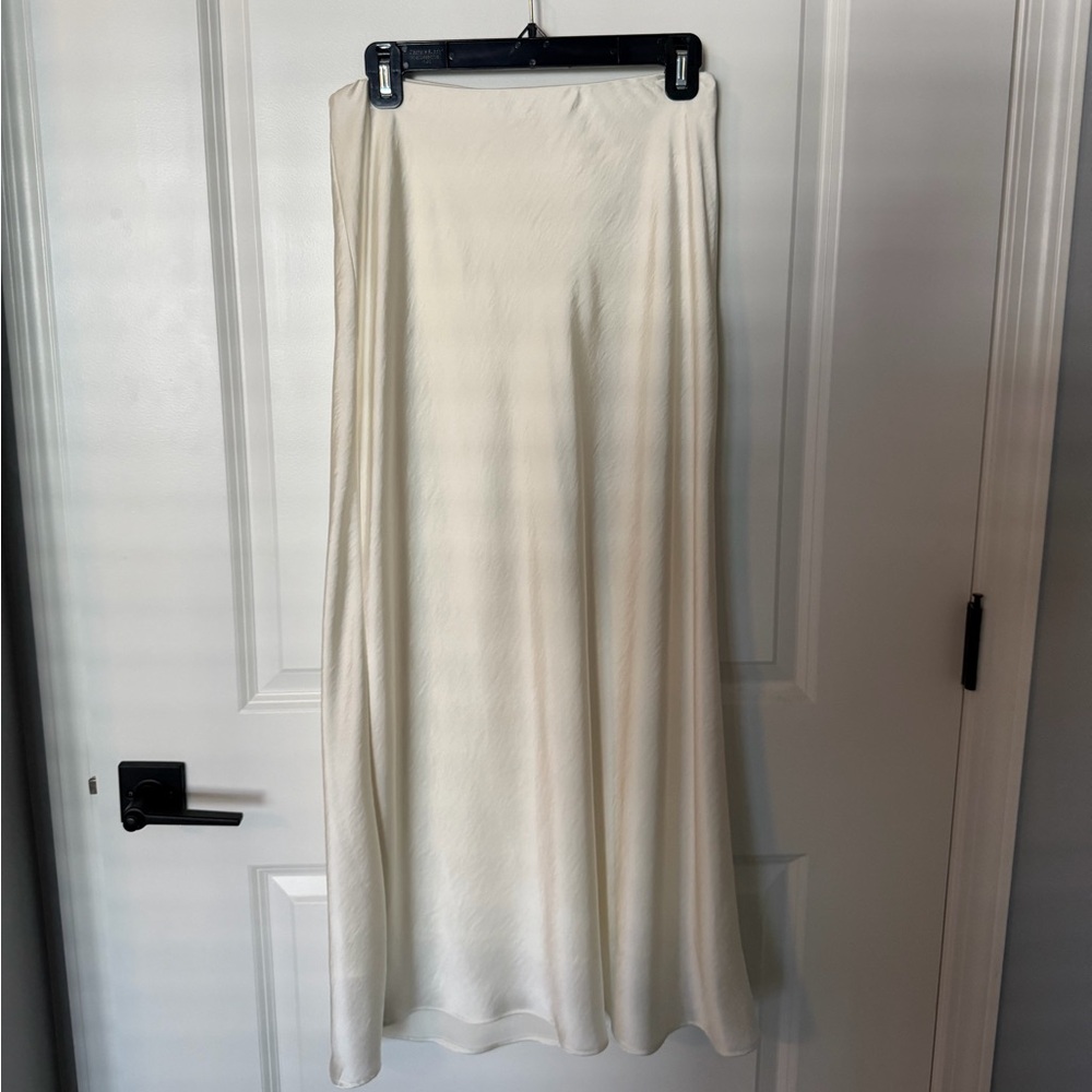 Abercrombie & Fitch - White Silk Maxi Skirt